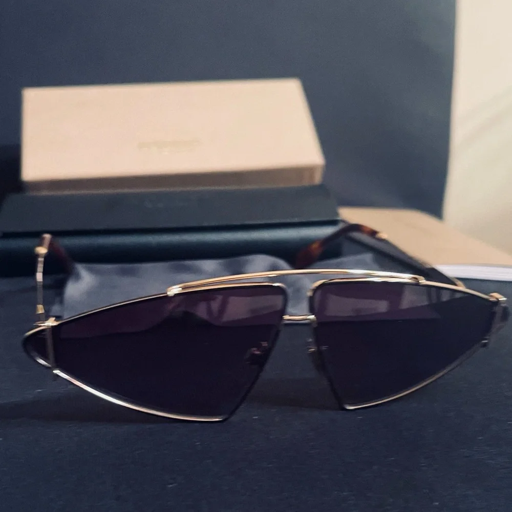 🔥🔥🔥Burberry Sunglasses 68MM - Picture 12 of 16